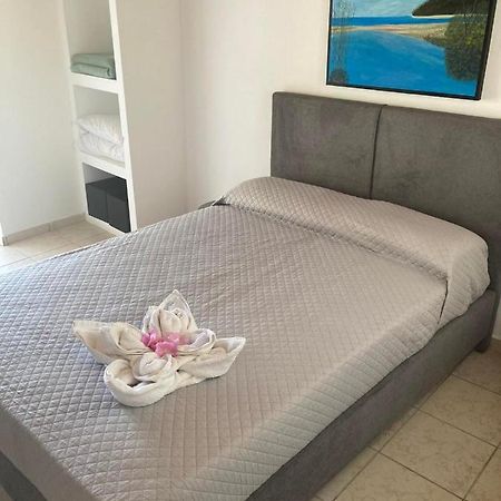 Karampinis Pensionat Kali Limenes Exteriör bild